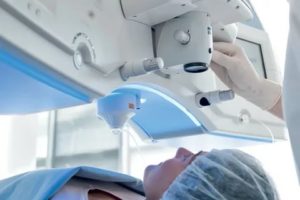 الفرق بين الفيمتو ليزك والليزر السطحي