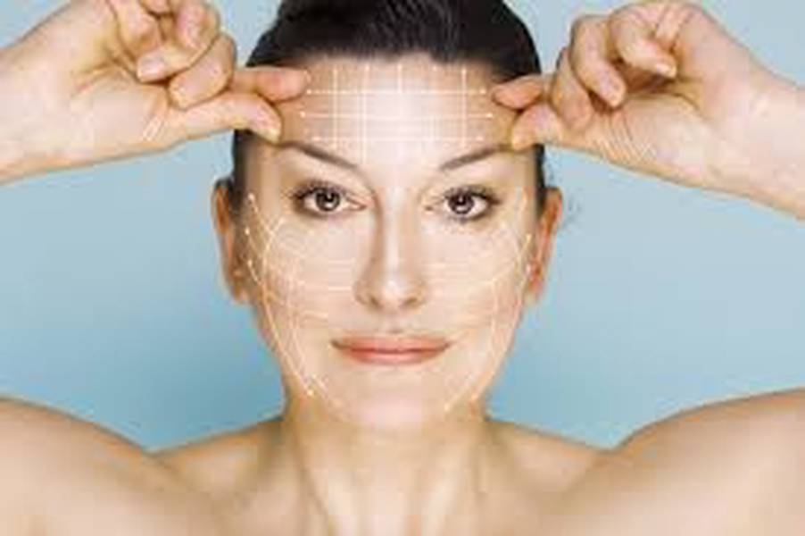 رفع الحواجب بالخيوط